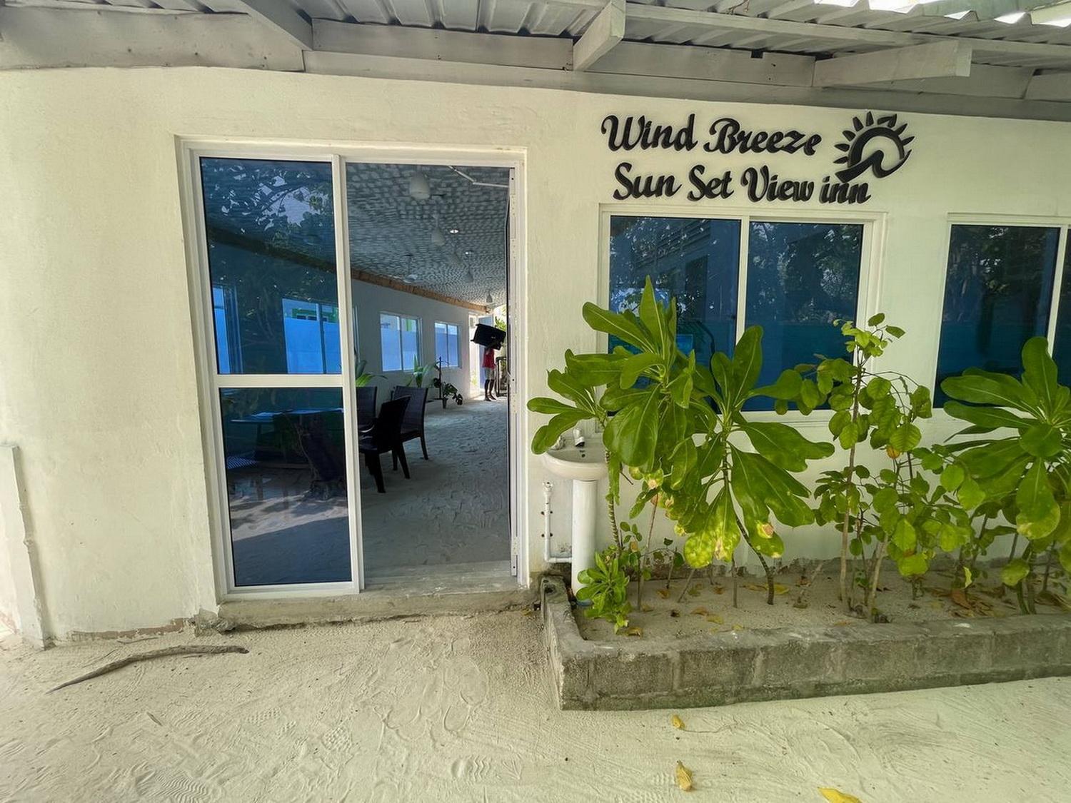 Wind Breeze Sunset View Inn Гурайдо Экстерьер фото