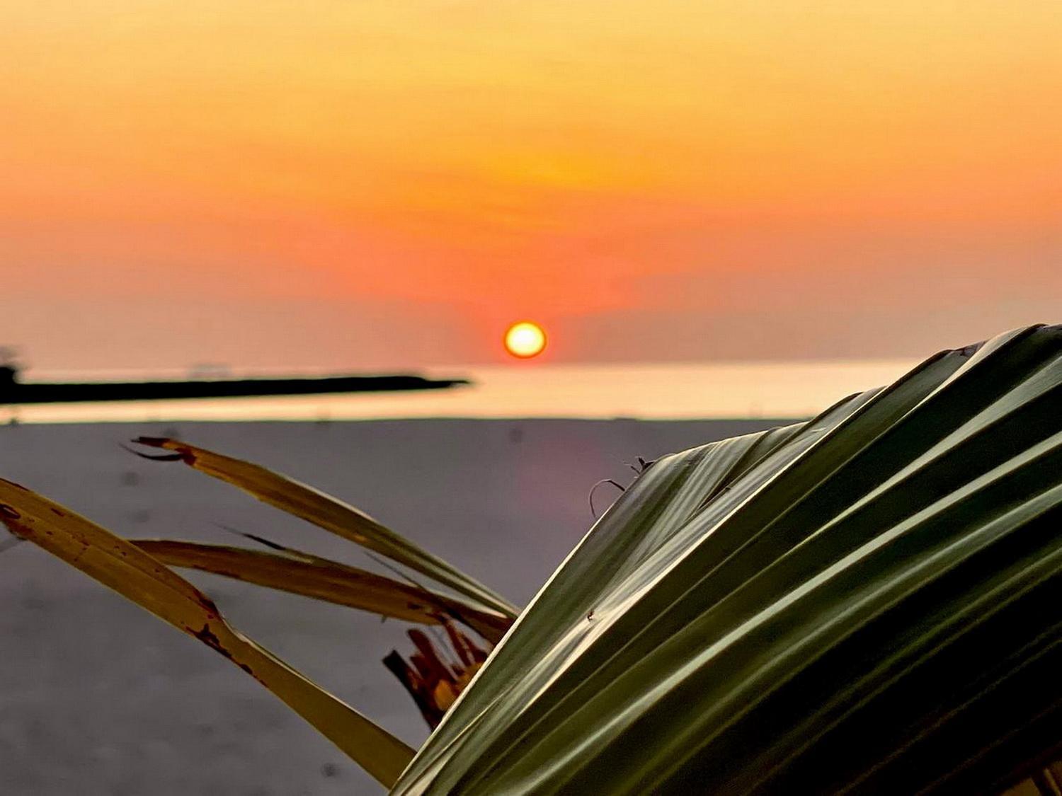 Wind Breeze Sunset View Inn Гурайдо Экстерьер фото