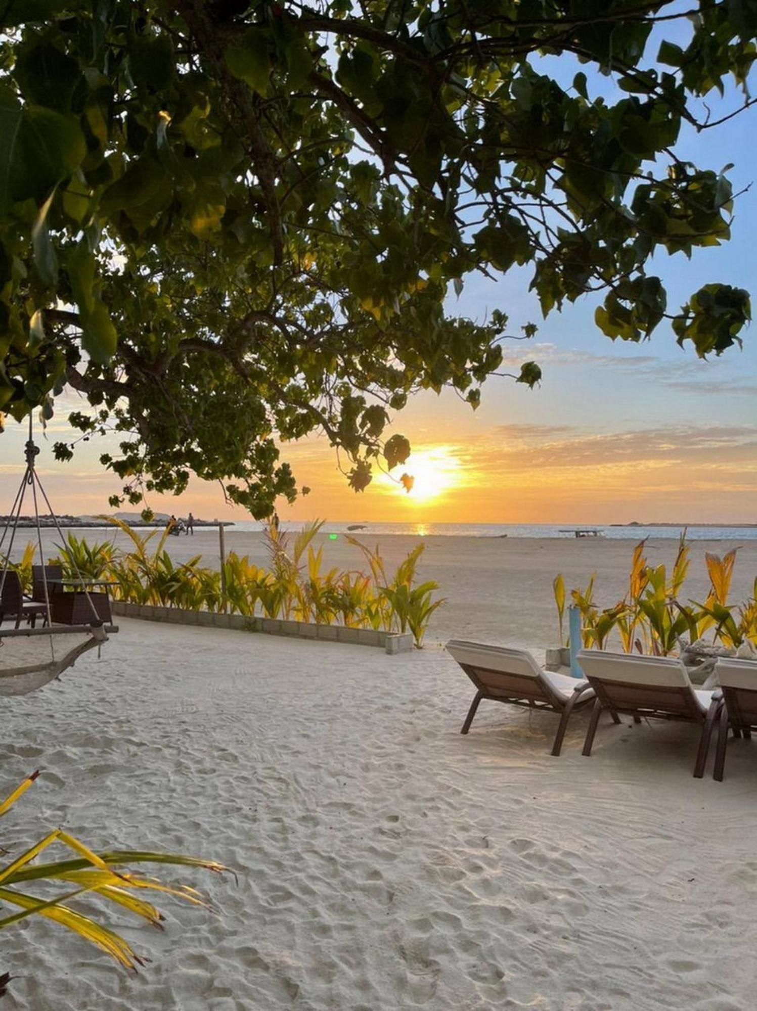 Wind Breeze Sunset View Inn Гурайдо Экстерьер фото